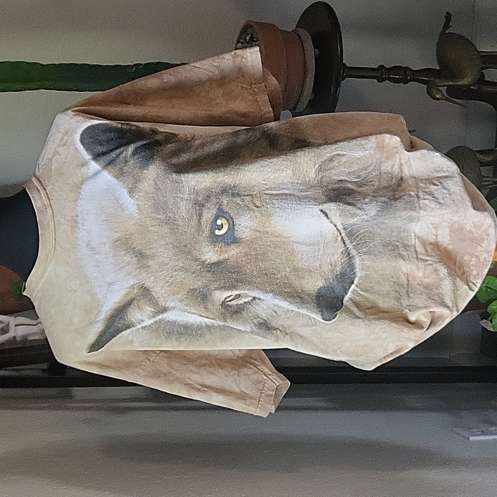 The Mountain tye dye wolf shirt